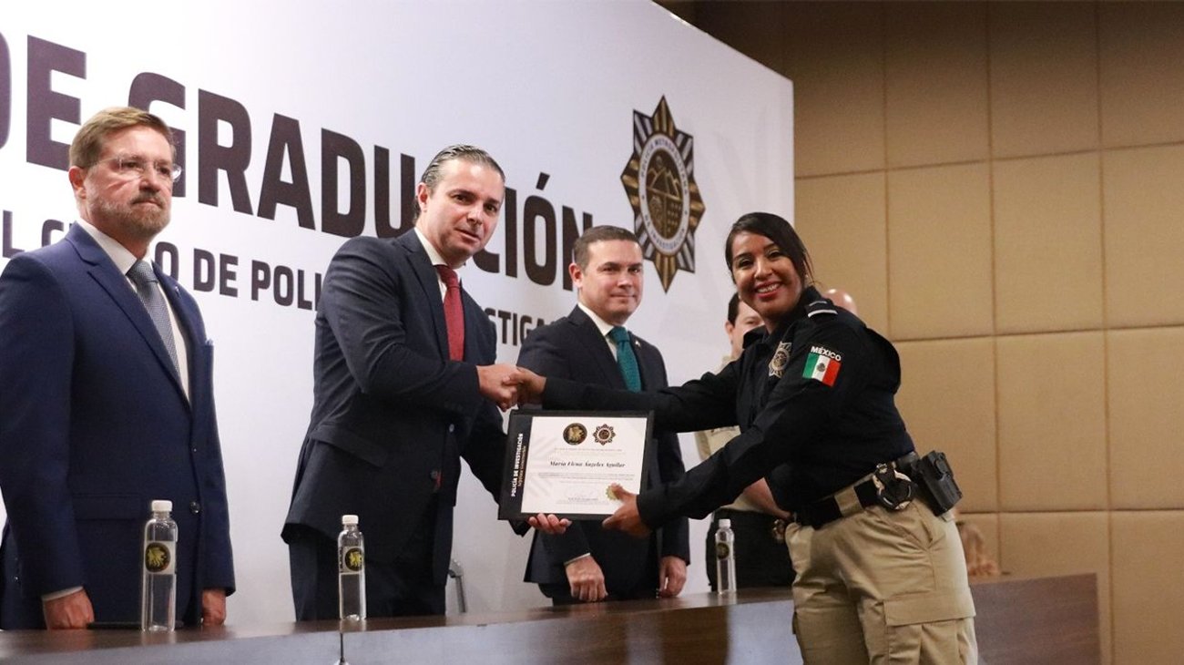 Gradúa Fiscalía de Nuevo León 112 policías de investigación 