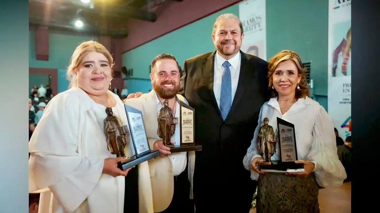 Entregan Presea Miguel Ramos Arizpe en 45 aniversario de ciudad