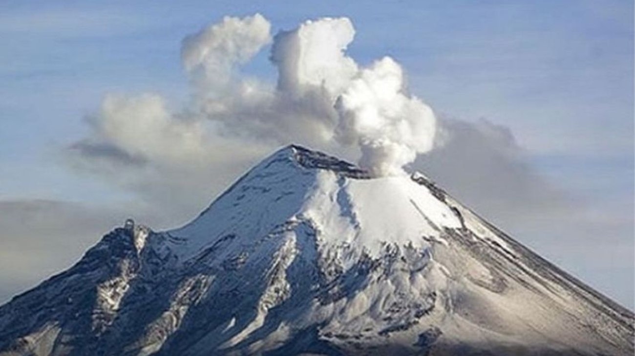 Registra 101 exhalaciones en un día el volcán Popocatépetl