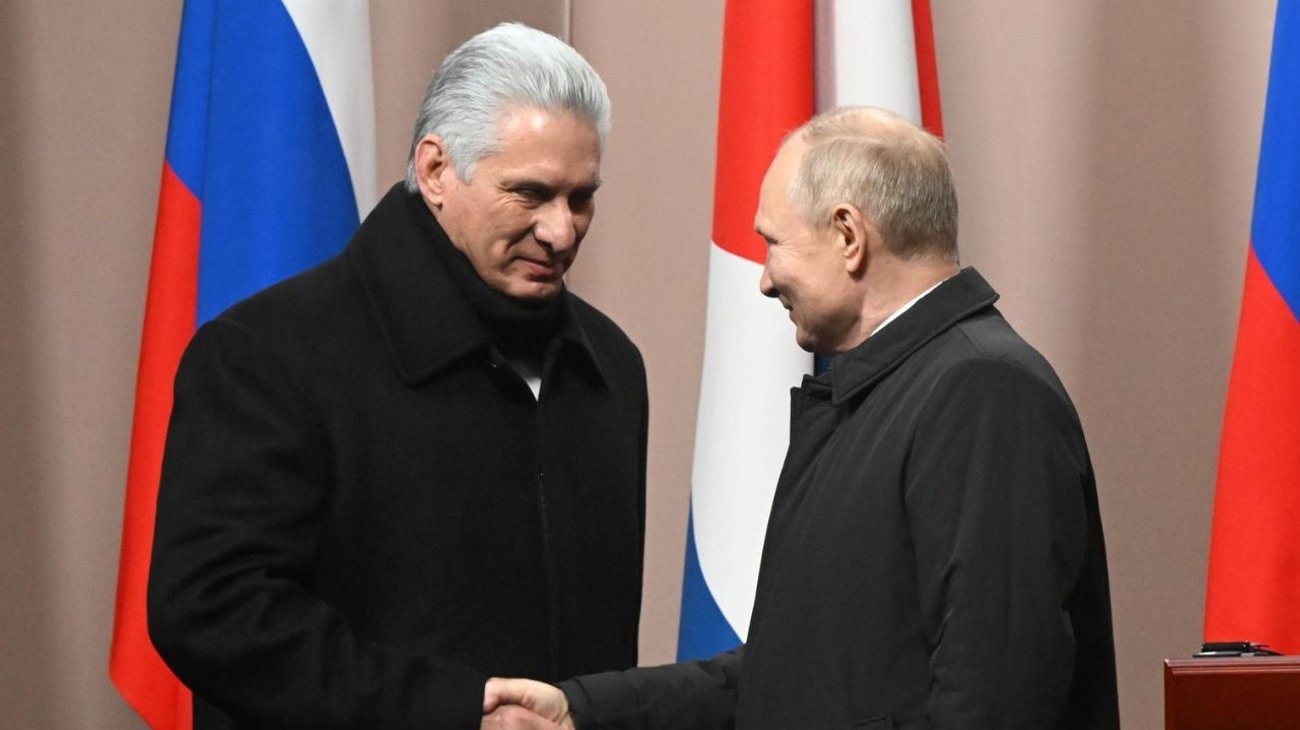 El presidente cubano felicita a Putin por su reelección