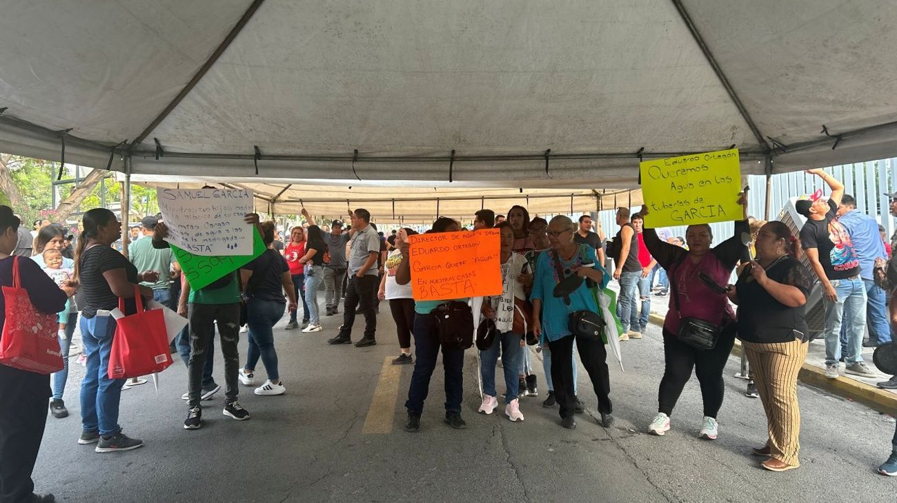 Retiran manifestación vecinos de García por falta de agua
