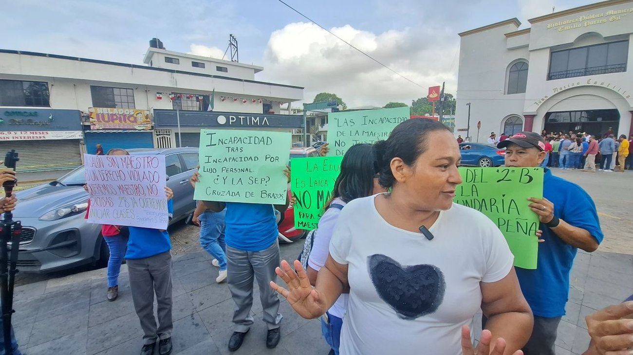 Padres exigen maestro para grupo de telesecundaria en Altamira