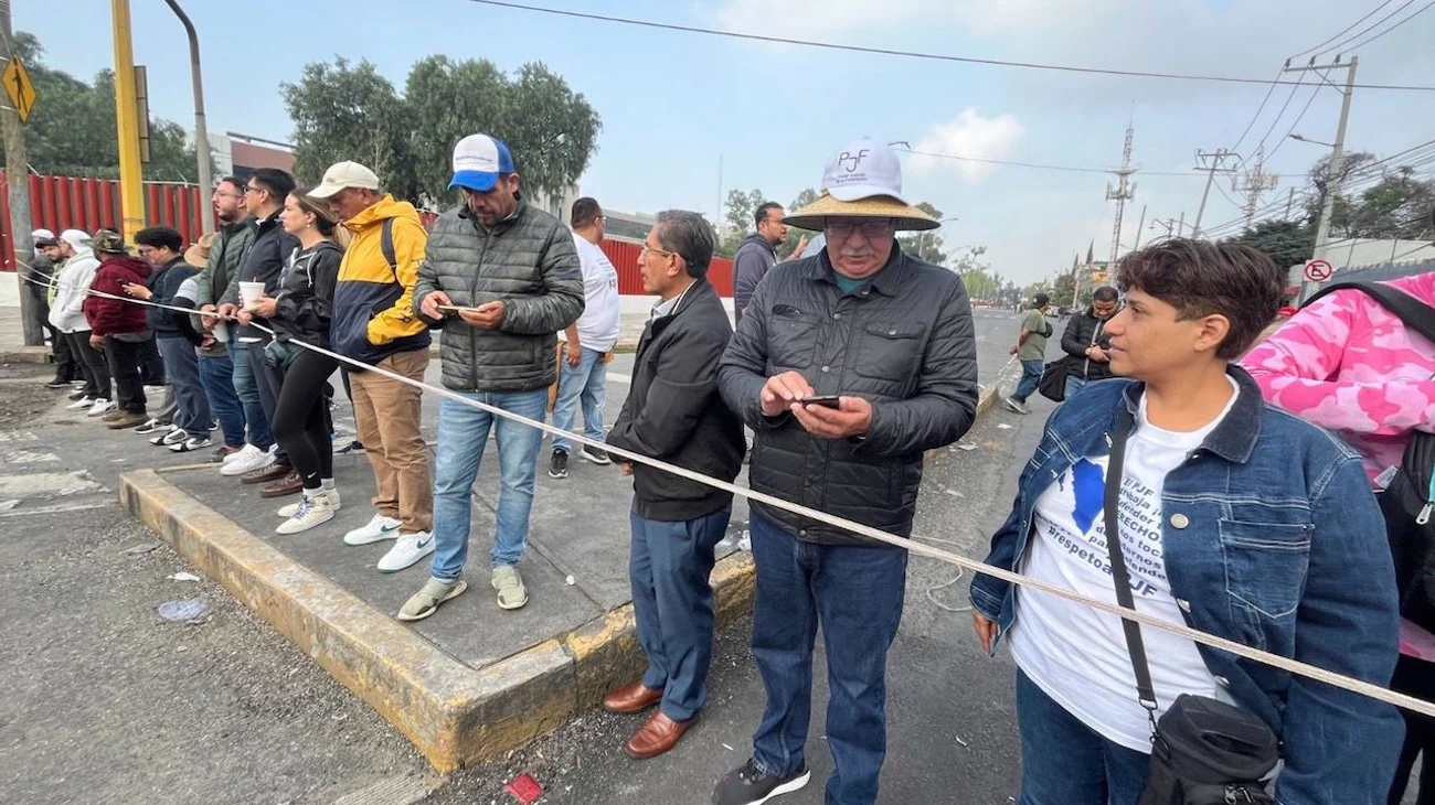 Bloquean paso al Congreso para impedir se vote reforma