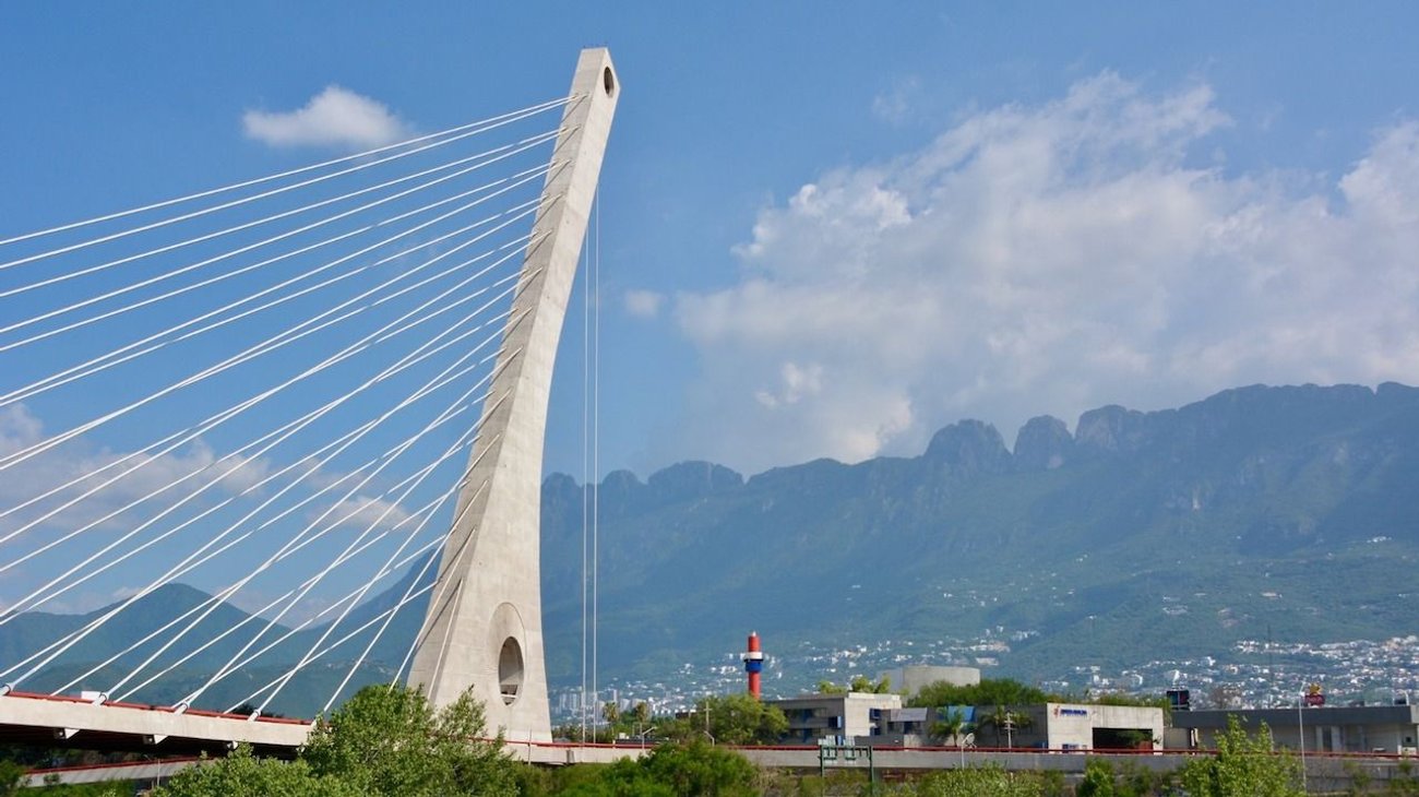 Rehabilitan Puente Atirantado; piden respetar convenio