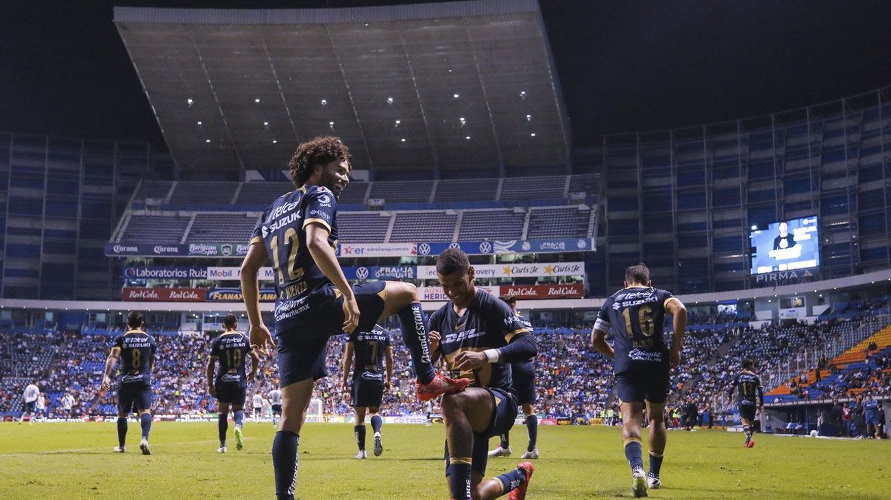 'Chino' Huerta anota dos penaltis y Pumas gana 2-0 al Puebla