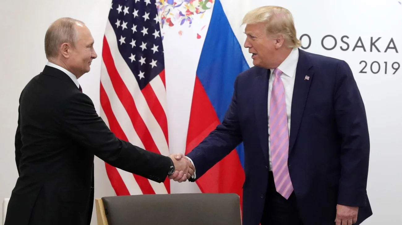 Putin y Trump abordan subir representación en los diálogos de paz