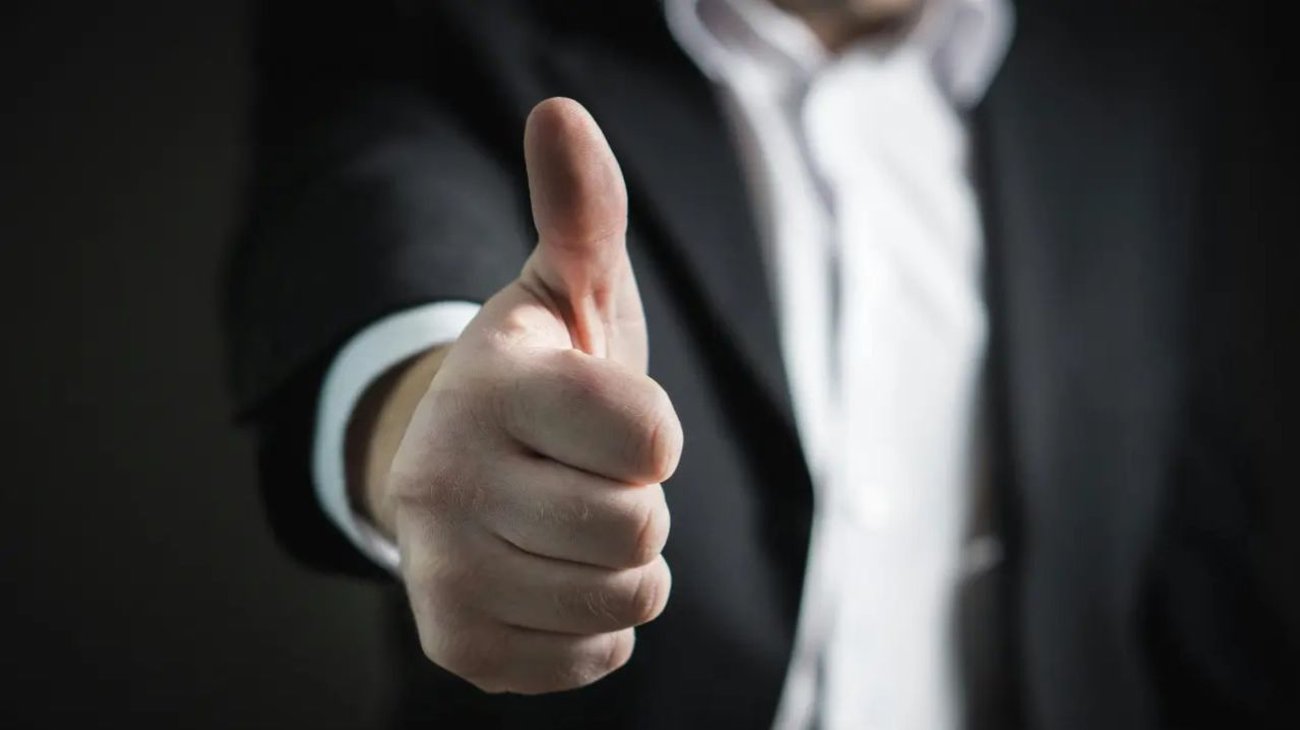 ¿Qué riesgos hay de subir fotos del dedo entintado a redes?