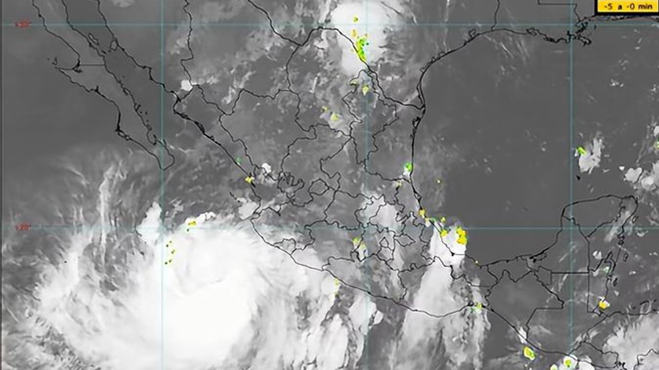 Rachel se intensifica a huracán categoría 1 en Pacífico mexicano