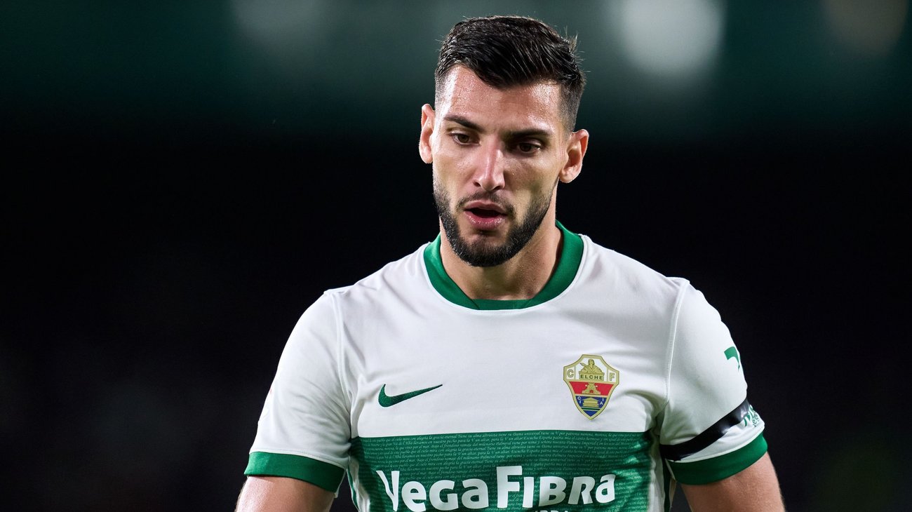 Futbolista Rafa Mir es condenado por agresión sexual