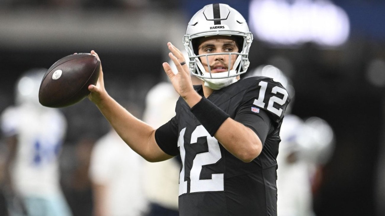 Raiders pierden al quarterback Aidan O'Connell por fractura