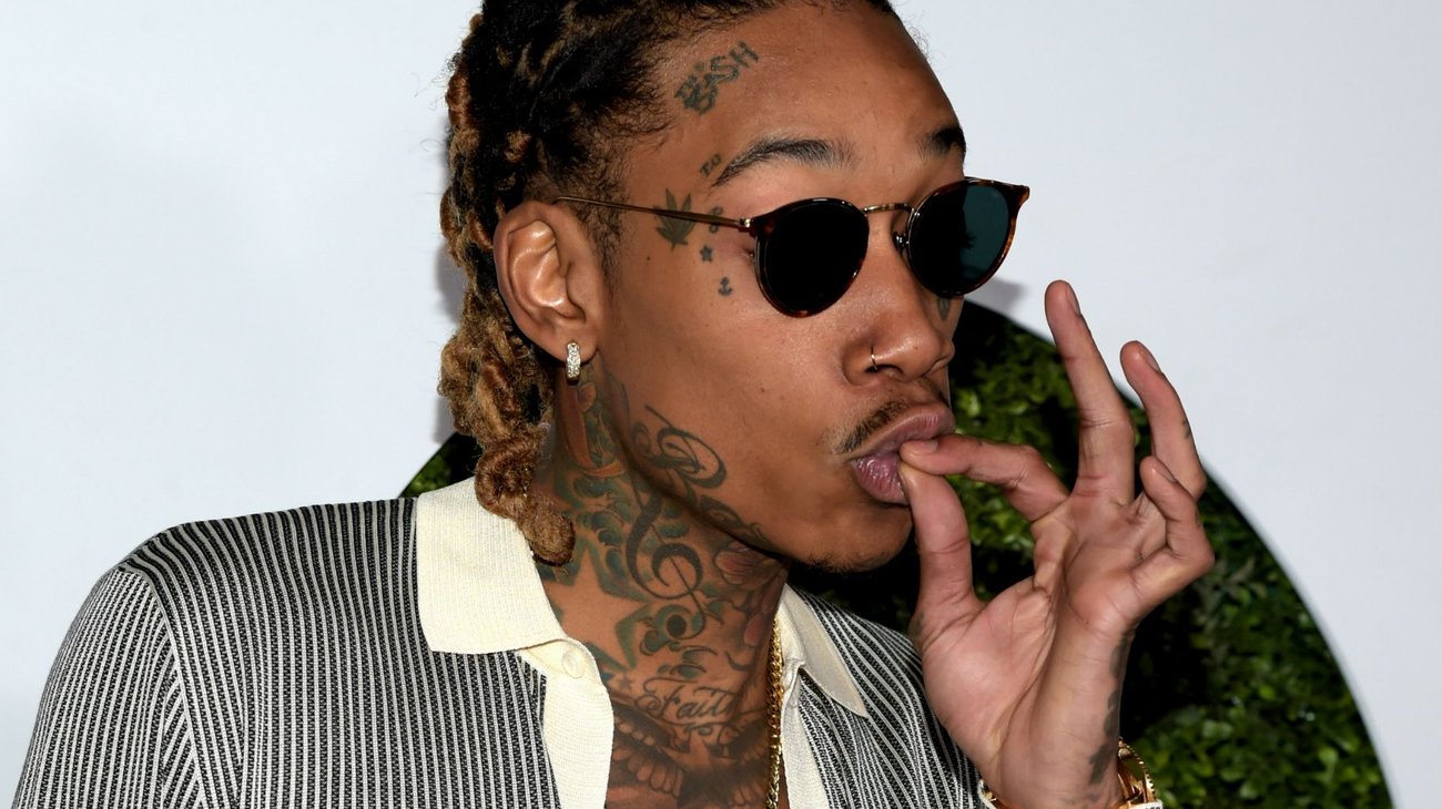 Detienen al rapero Wiz Khalifa por fumar marihuana en Rumanía