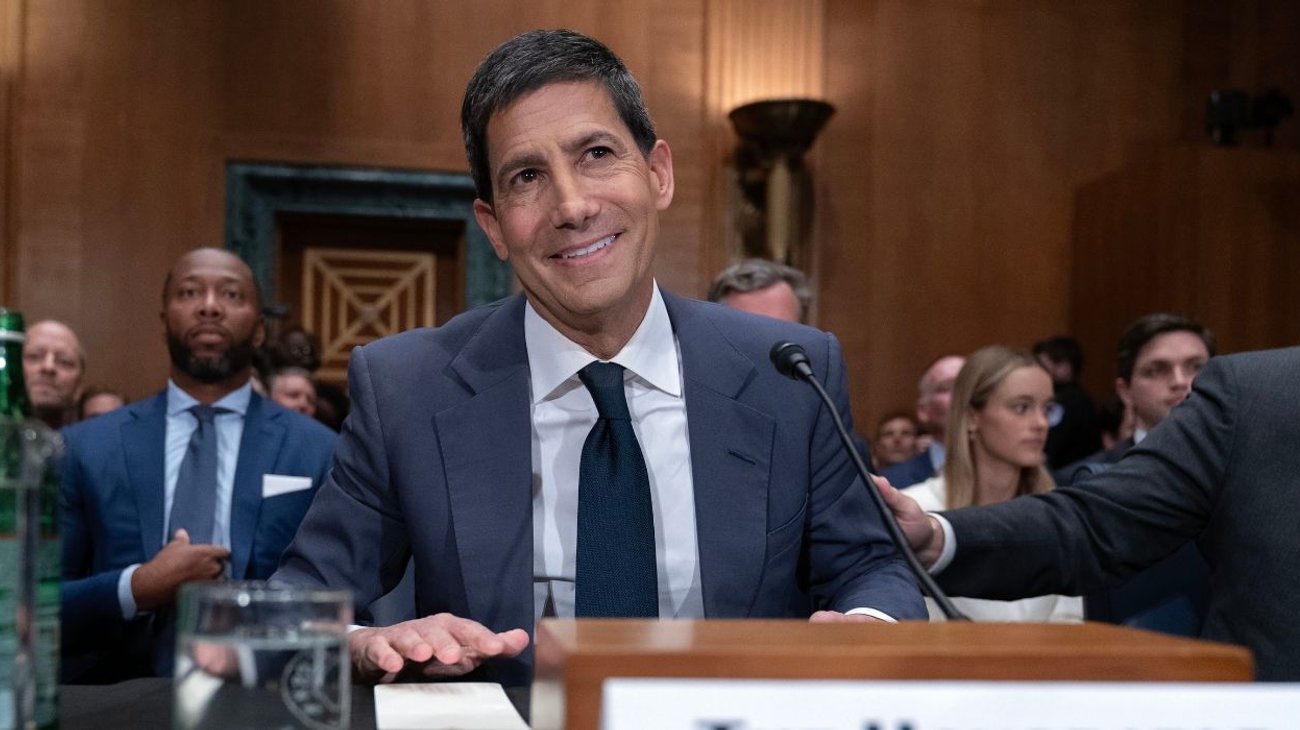 Ratifican a Kevin Warsh como presidente de Reserva Federal de EUA