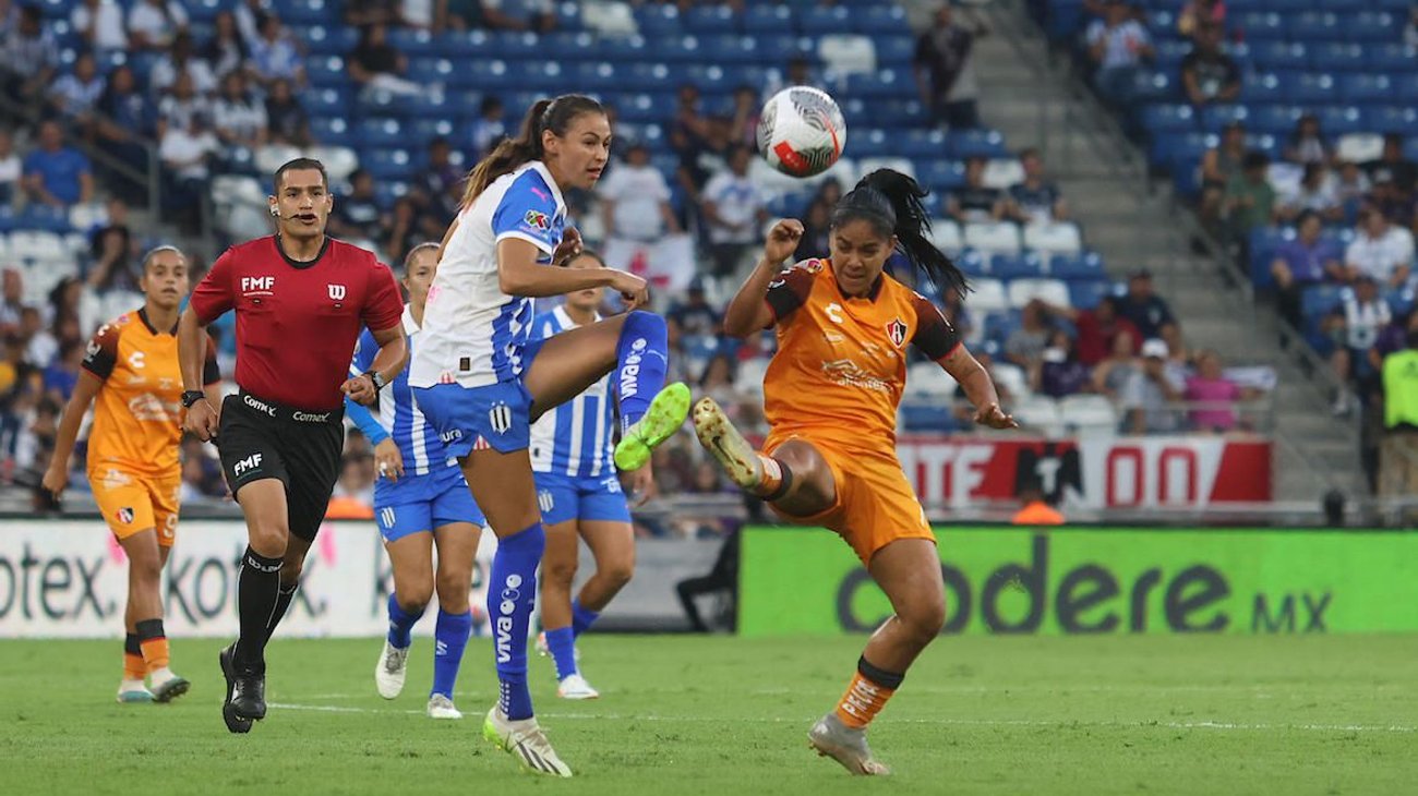 Rayadas vence 2-0 al Atlas y mantiene su invicto