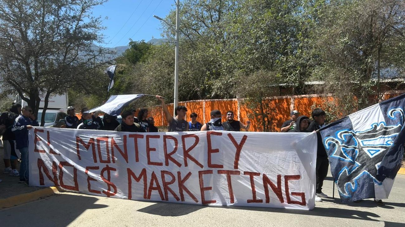 rayados_protesta_barrial1_3df56c10de