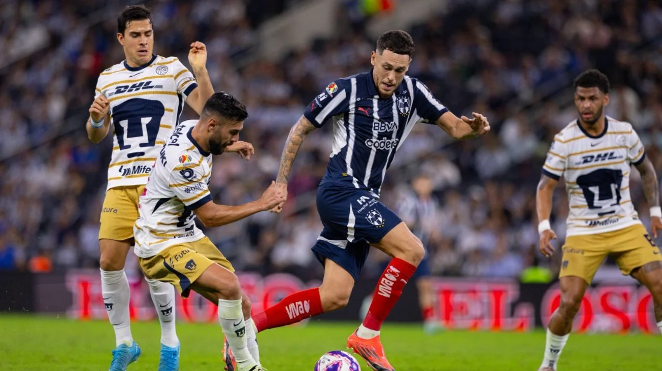 Rayados y Pumas empatan 0-0, en un cerrado duelo