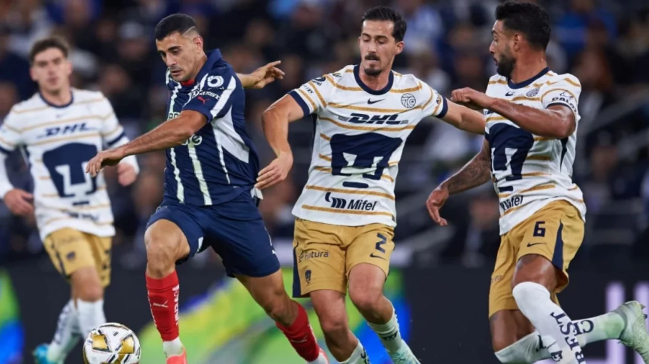 Suma Pumas 11 derrotas ante Rayados en el 'Gigante de acero'