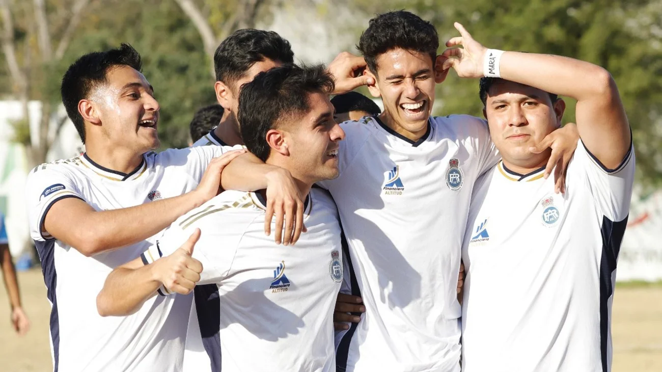 real_apodaca_570fb2f4ee