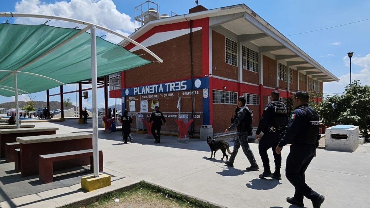 Realizan 'Operativo Mochila' en secundaria de Ramos Arizpe