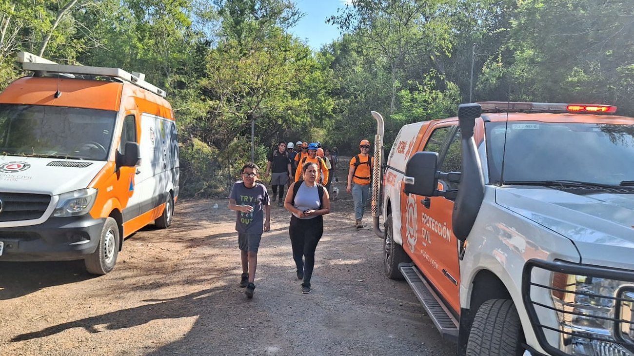 Rescatan a senderista lesionado en el municipio de Juárez