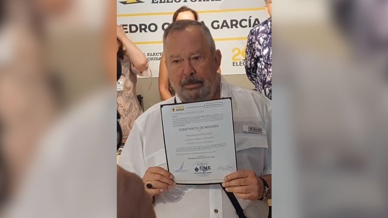 Entregan a Mauricio constancia de mayoría en San Pedro