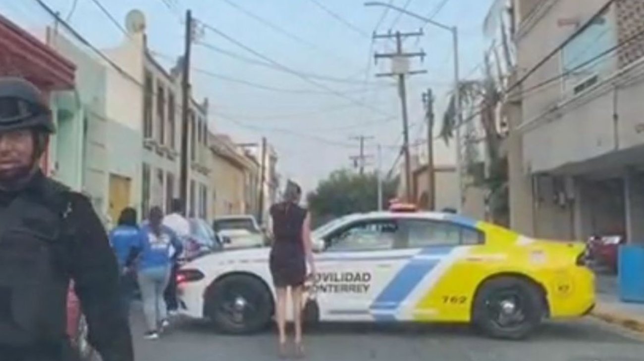 reclama_candidata_a_policias_6ac3f84a65