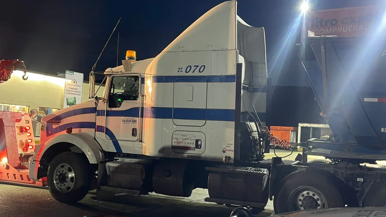 Localizan en Coahuila tractocamión robado en Nuevo León