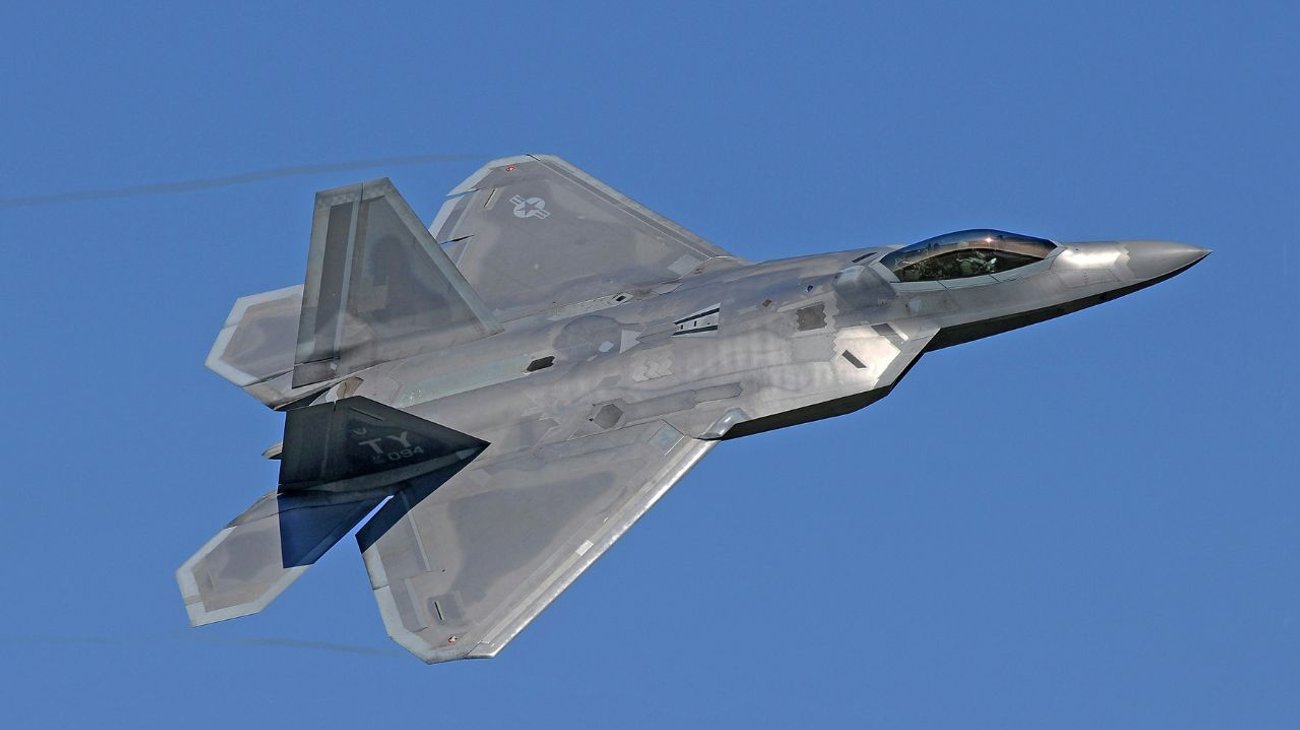 Registra Taiwán la presencia de 45 aviones militares chinos