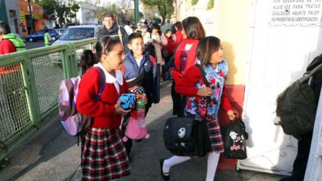 Inician ciclo escolar más de 1 millón de alumnos en NL