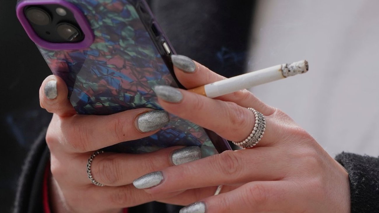 reino_unido_aprueba_iniciativa_prohibir_compra_cigarrillos_7272dbfd1e