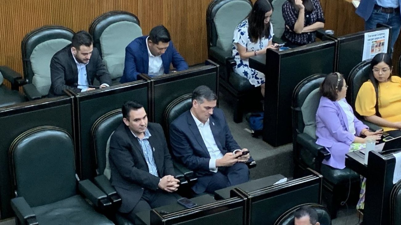 Renuncia Mauro Guerra a presidencia del Congreso de NL