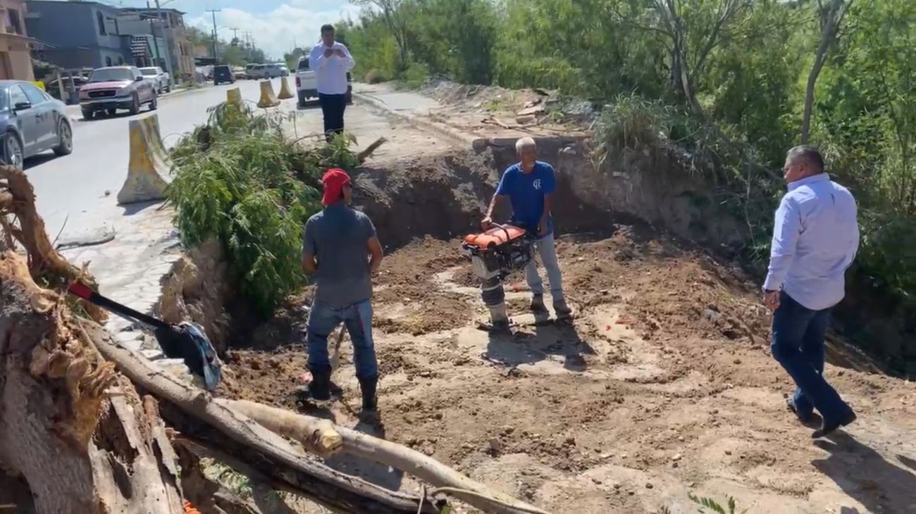 Comienza reparación de socavón tras seis meses de denuncias