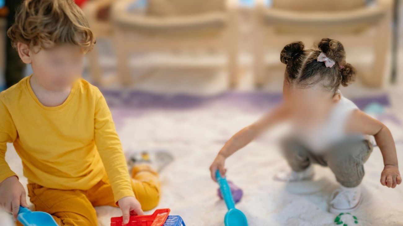 Rescatan a 2 menores abandonados en casa por dos días