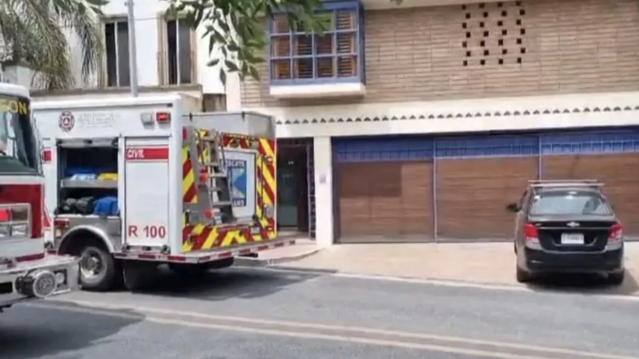 Rescatan a dos personas tras caer a cisterna en San Pedro