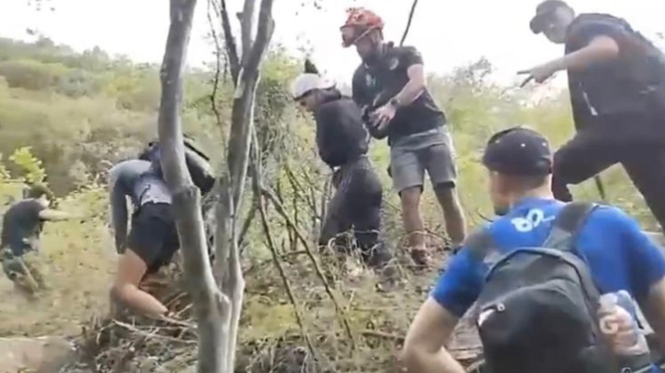 rescatan_a_extranjeros_en_cerro_la_silla_42decde91f