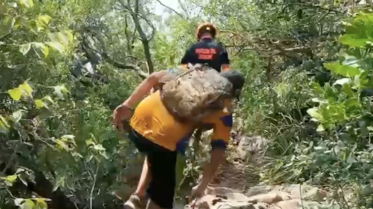 Rescatan a senderista extraviado en cerro de la Silla