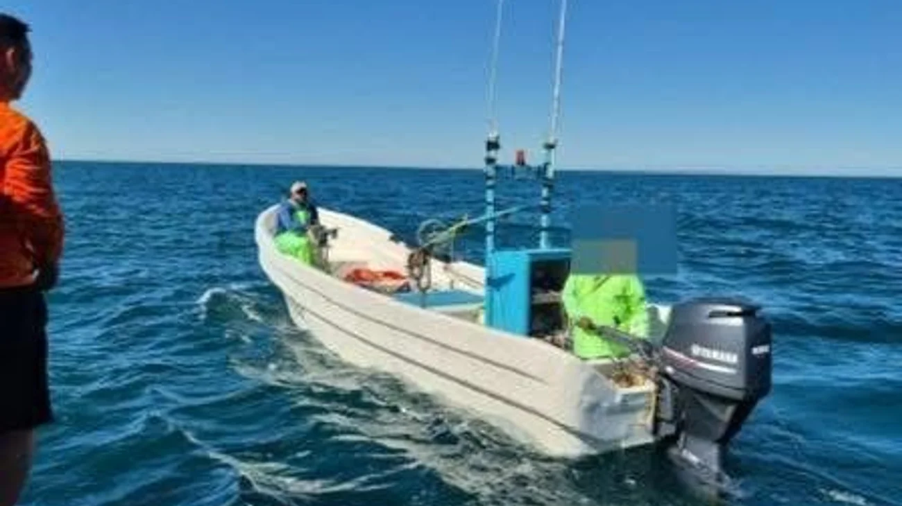 Rescatan a dos pescadores tras varios días desaparecidos