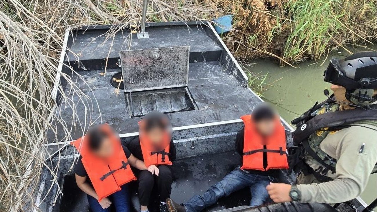 Salvan a hombre de ahogarse en Río Bravo; intentaba cruce ilegal