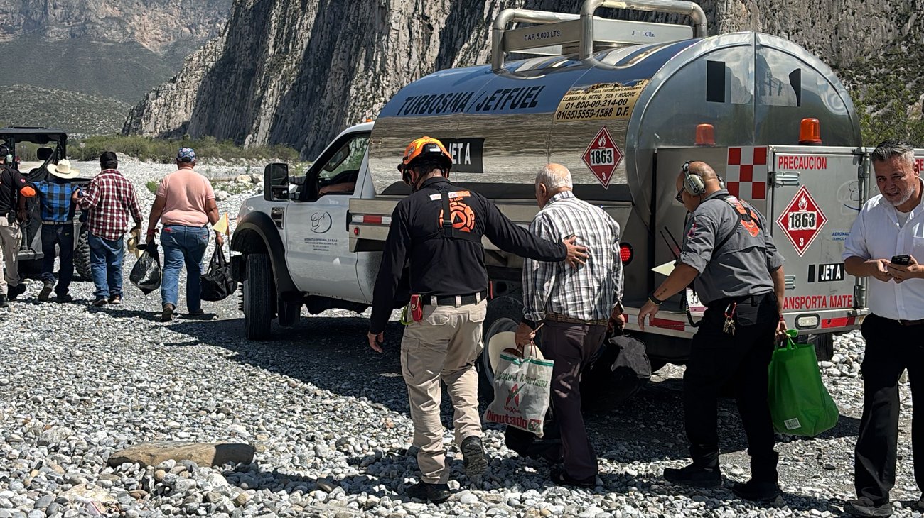 Rescatan a 8 personas de comunidades incomunicadas por lluvias