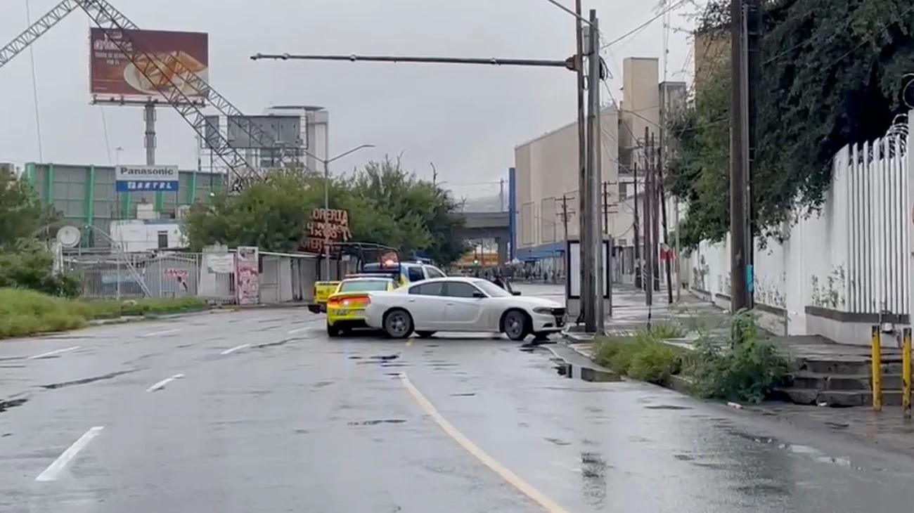 Hallan dos brazos sobre la avenida Alfonso Reyes