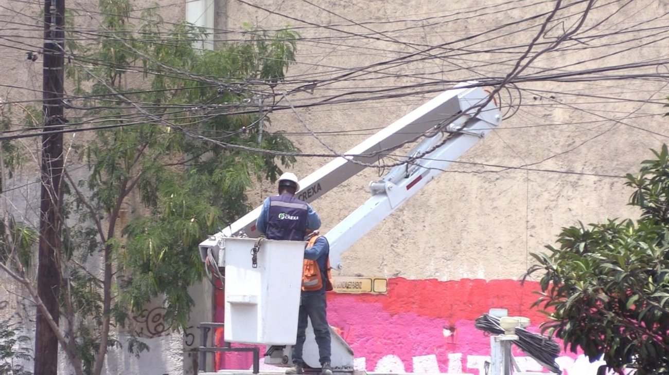 Resuelven vecinos falla de electricidad sin la CFE