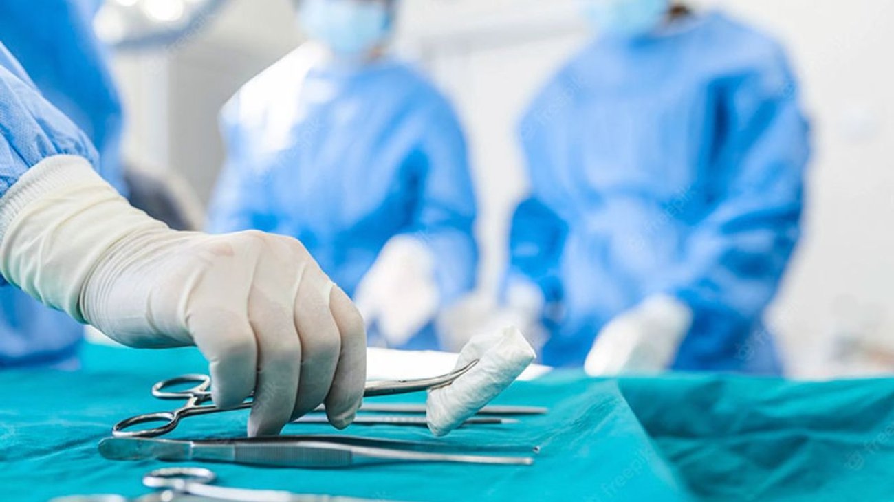 Retiran tumor gigante de 21 kilos en clínica del IMSS