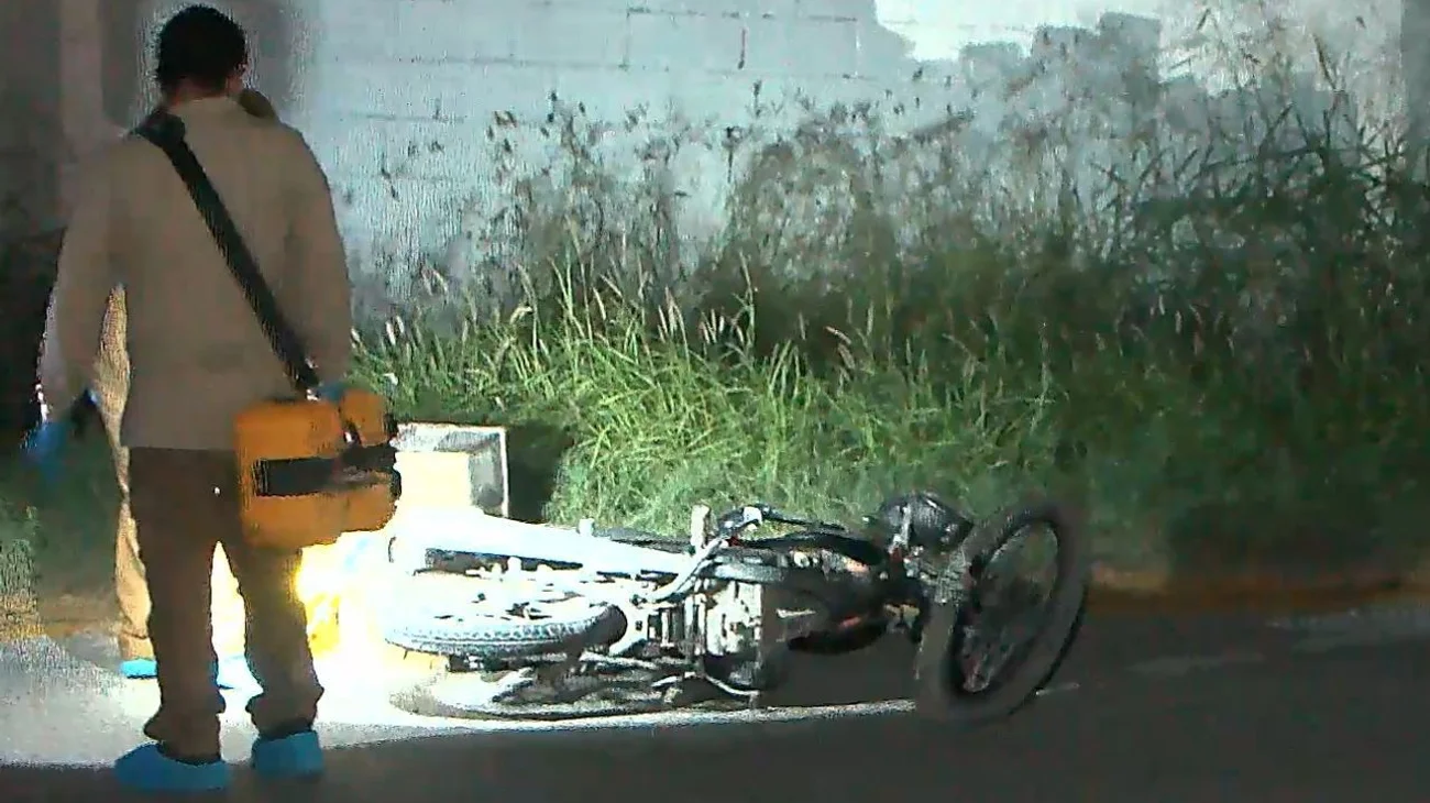 Revolvedora de cemento atropella a motociclista en Juárez