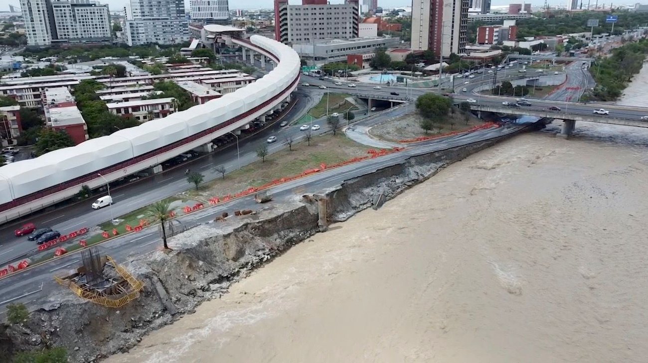 Frenan reconstrucción; quedan 3 meses de huracanes: gobierno
