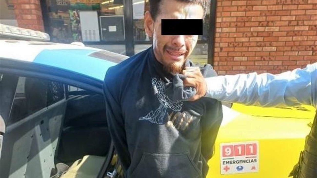 Intenta robar cigarros y lo detienen en Monterrey