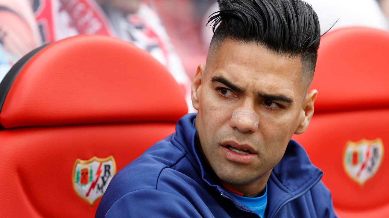 Hombres roban relojes y bolsos en la casa de Radamel Falcao