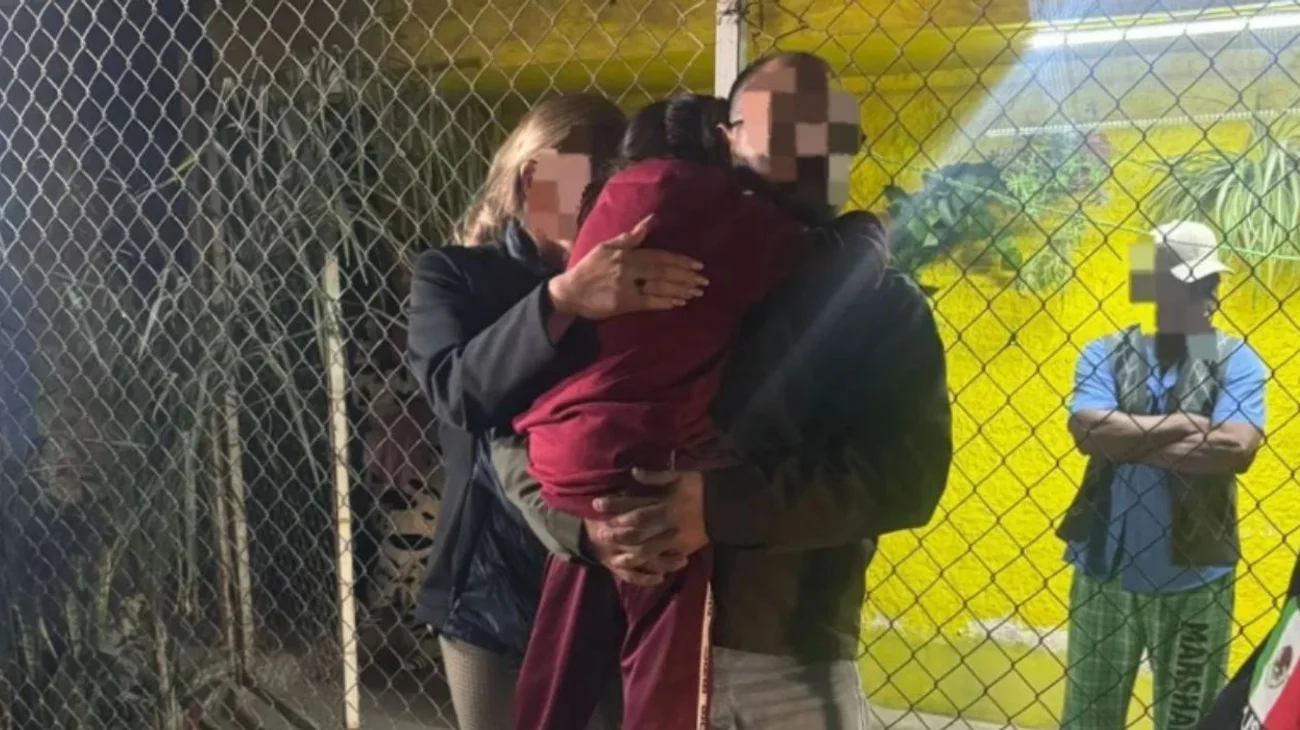 Ladrones roban vehículo con una niña dormida a bordo