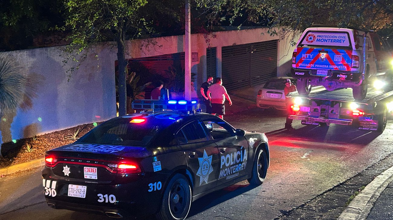 Roban unidad de Protección Civil de Monterrey; ladrón escapa