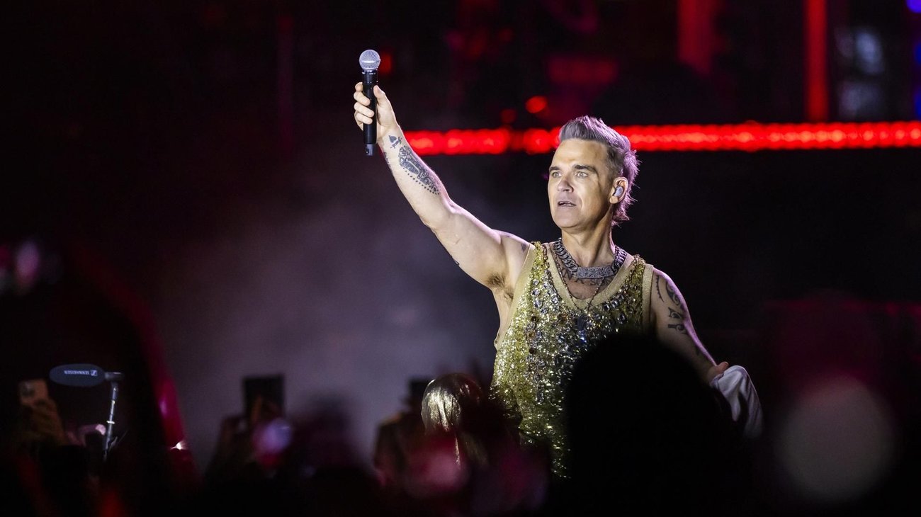 Robbie Williams supera a The Beatles en discos número uno