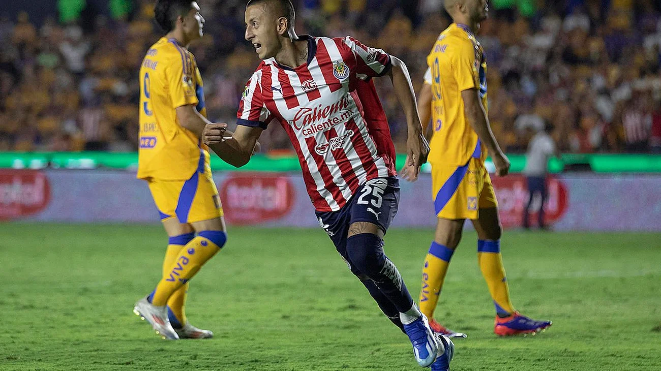 Descarta FMF sancionar a Roberto Alvarado por lanzar petardo