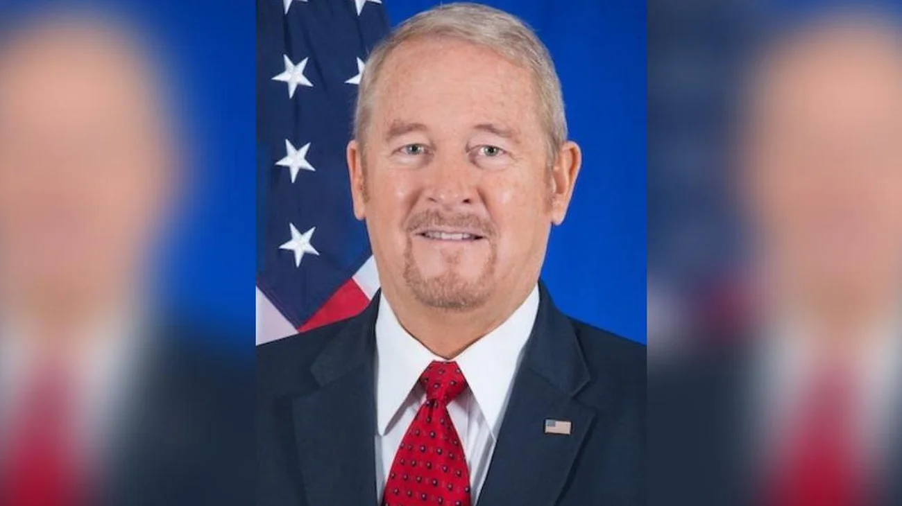 Senado de EUA confirma a Ronald Johnson como embajador en México